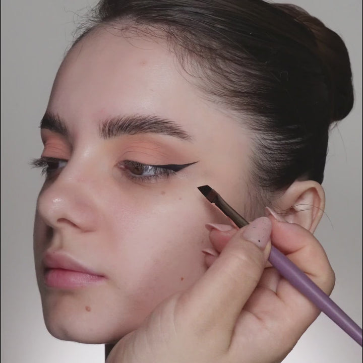 Eyeliner Thinner